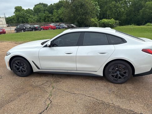 Used 2023 BMW i4 eDrive35 RWD image 8