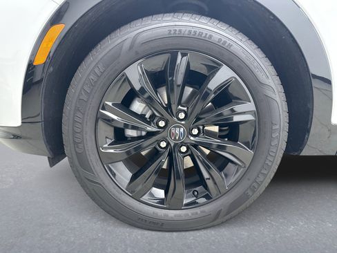 Used 2025 Buick Envista Sport Touring image 20