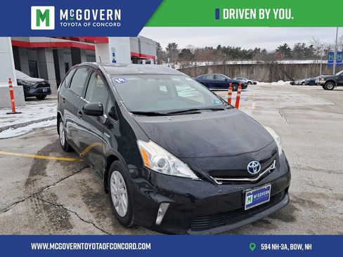 Used 2014 Toyota Prius V Three image 6