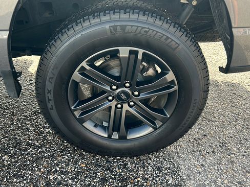 Used 2022 Ford F150 Lariat w/ Equipment Group 502A High AWD/4WD image 5