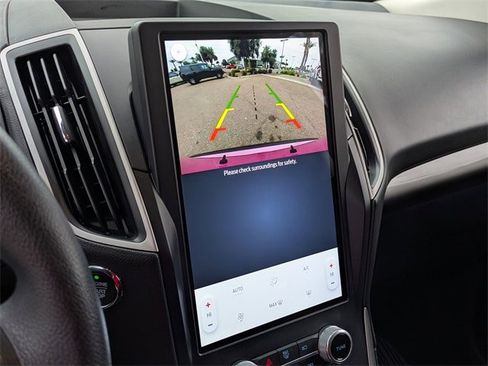 Used 2022 Ford Edge SE image 24