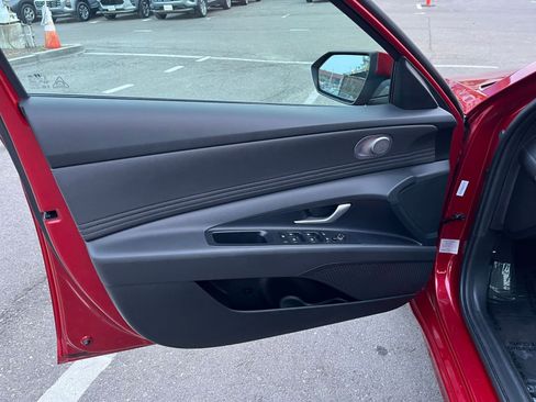 Used 2025 Hyundai Elantra SEL image 20