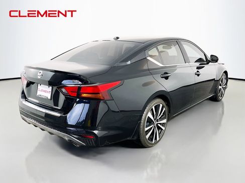 Used 2021 Nissan Altima 2.5 SR w/ SR Premium Package FWD image 7