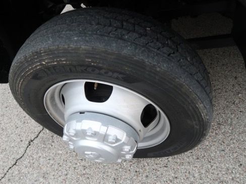 Used 2024 RAM 5500 Tradesman w/ Chrome Appearance Group image 15