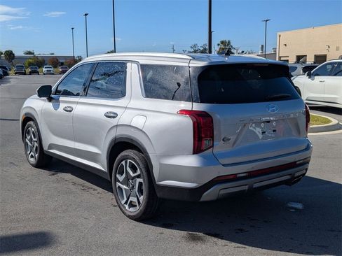 Certified 2025 Hyundai Palisade SEL image 8