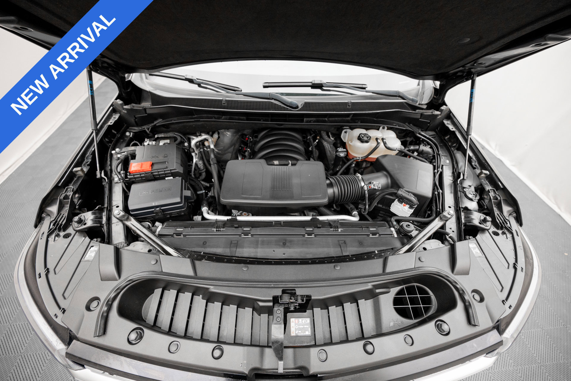 Used 2023 Chevrolet Tahoe Premier AWD/4WD image 35