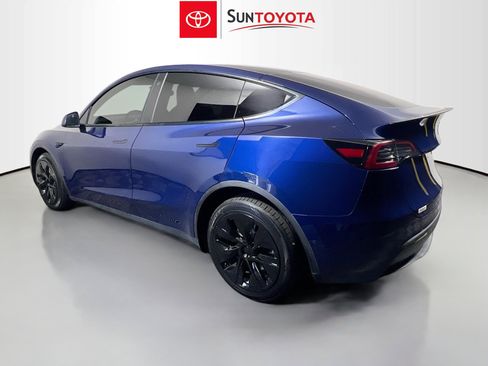 Used 2022 Tesla Model Y Long Range image 6