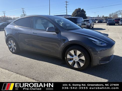 Used 2023 Tesla Model Y Long Range image 31