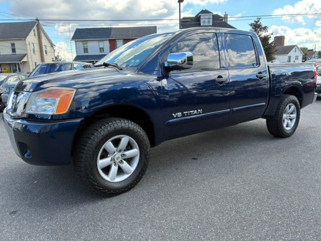 Used 2012 Nissan Titan SV w/ SV Value Truck Pkg RWD image 2