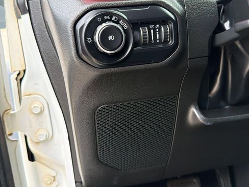 Used 2022 Jeep Wrangler Unlimited Rubicon w/ Cold Weather Group AWD/4WD image 18