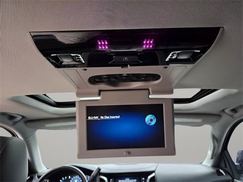 Used 2020 Cadillac Escalade Premium Luxury w/ Escalade Sport Edition image 23