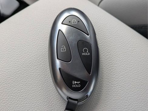 Used 2025 Hyundai Elantra Limited image 35