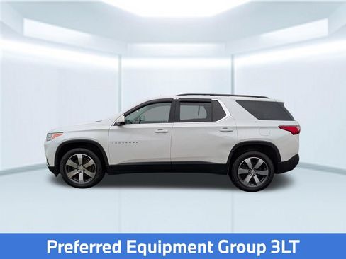 Used 2019 Chevrolet Traverse LT w/ LT Premium Package FWD image 2