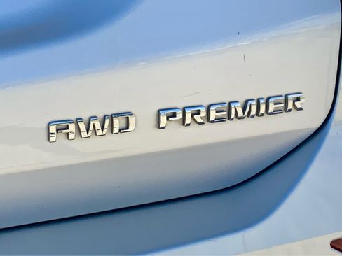 Used 2019 Chevrolet Equinox Premier AWD/4WD image 17