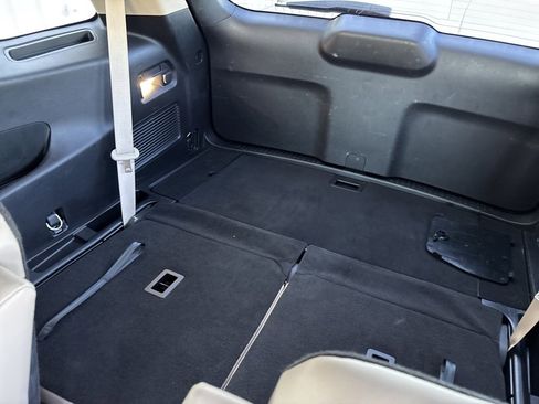 Used 2022 Ford Explorer XLT w/ Equipment Group 202A image 30