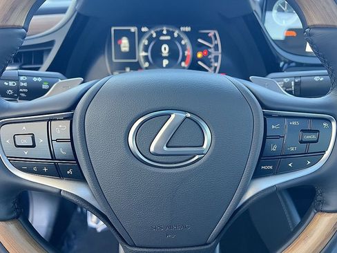New 2025 Lexus ES 350 Ultra Luxury image 11