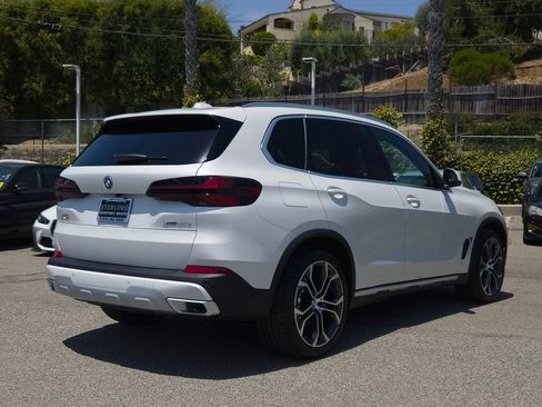 New 2026 BMW X5 xDrive50e w/ Climate Comfort Package AWD/4WD image 18