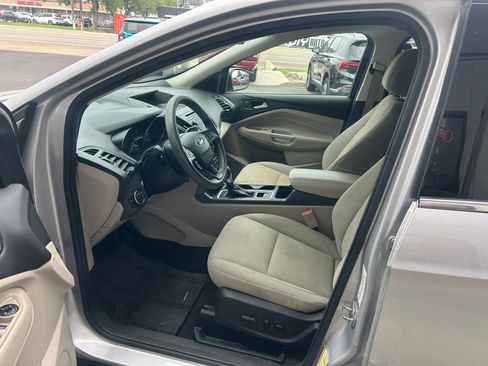 Used 2017 Ford Escape SE AWD/4WD image 3