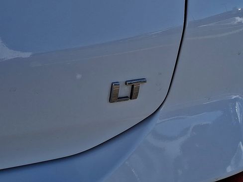 Used 2020 Chevrolet Equinox LT image 32