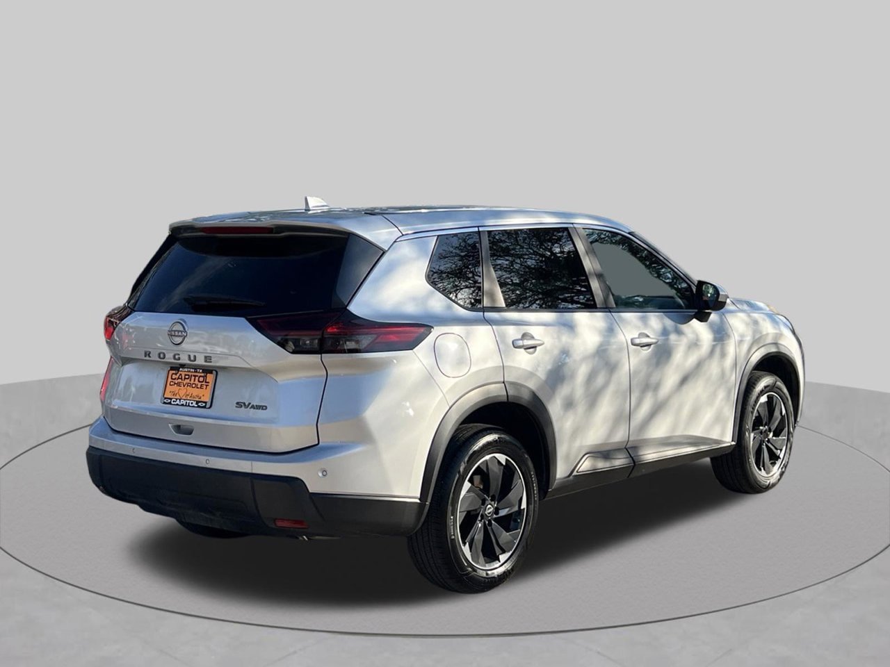 Used 2024 Nissan Rogue SV AWD/4WD image 5