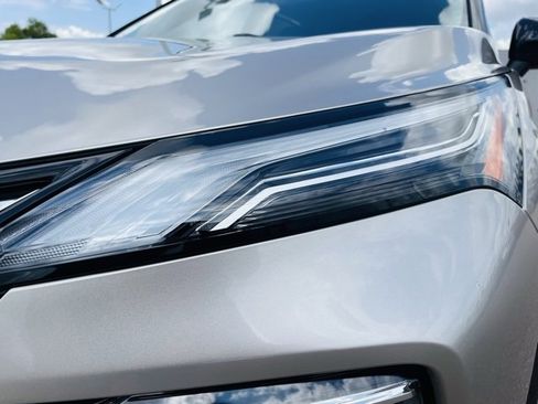 Used 2024 Nissan Rogue Platinum w/ Platinum Premium Package image 12