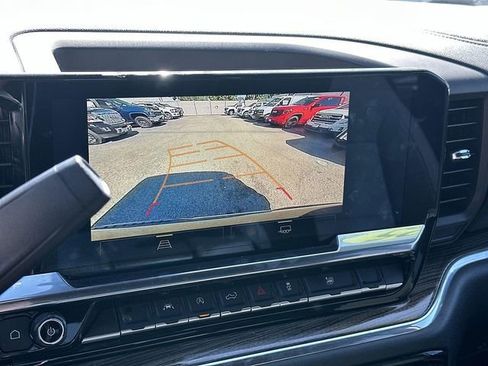 Used 2025 Chevrolet Silverado 1500 LT RWD image 14