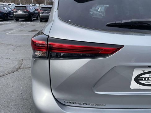 Used 2019 Toyota Highlander Plus image 18