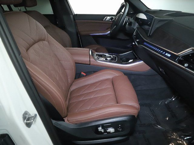 Used 2026 BMW X5 xDrive50e w/ M Sport Package AWD/4WD image 36