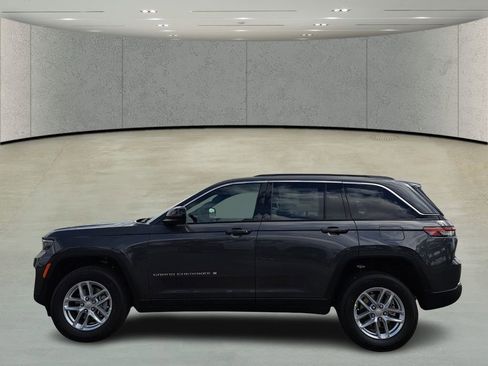 New 2026 Jeep Grand Cherokee Laredo X image 8