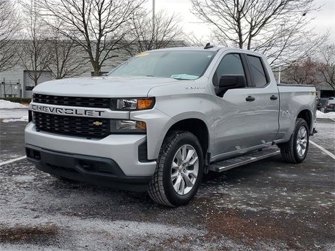 Used 2021 Chevrolet Silverado 1500 Custom image 2