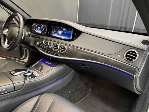 Used 2020 Mercedes-Benz S 560 Sedan image 23