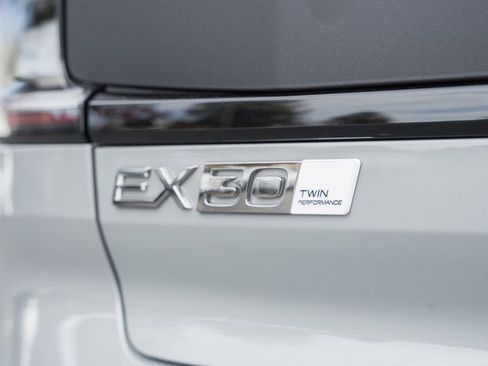 New 2026 Volvo EX30 Cross Country Ultra image 7