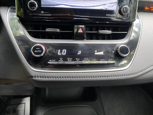 Used 2021 Toyota Corolla SE FWD image 24