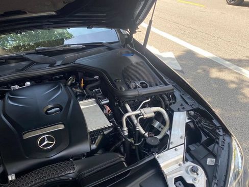 Used 2019 Mercedes-Benz E 300 4MATIC image 11