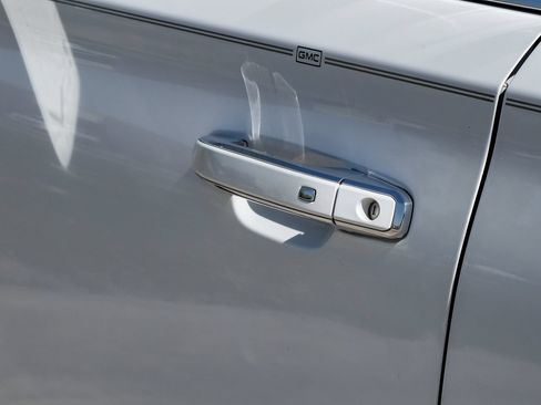 Used 2018 GMC Yukon Denali RWD image 49