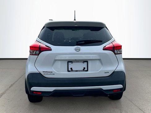 Used 2019 Nissan Kicks SR w/ SR Premium Package FWD image 6