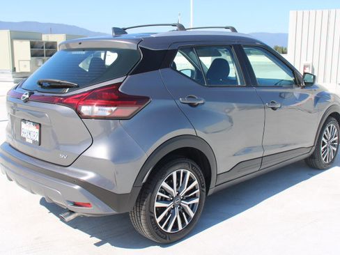 Used 2023 Nissan Kicks SV w/ Interior Electronics Package FWD image 3
