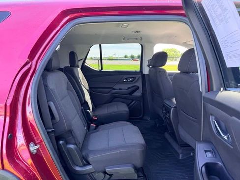 Used 2018 Chevrolet Traverse LT FWD image 9