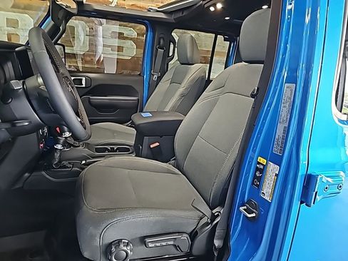 Used 2024 Jeep Wrangler Willys image 11