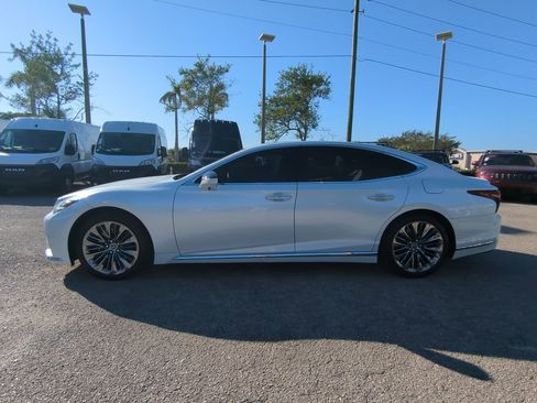 Used 2023 Lexus LS 500 w/ Accessory Package (Z2) image 8