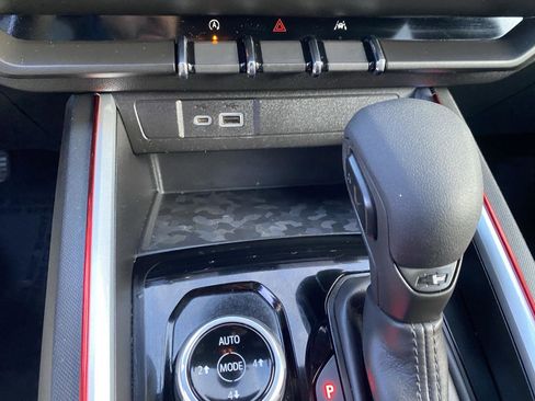 Used 2023 Chevrolet Colorado Trail Boss w/ Technology Package image 22