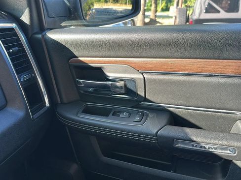 Used 2017 RAM 1500 Laramie AWD/4WD image 44