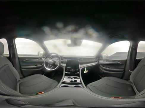 New 2025 Jeep Grand Cherokee Laredo X w/ Luxury Tech Group I image 25