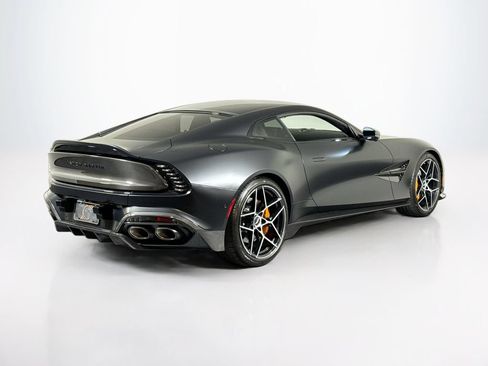 Used 2025 Aston Martin Vanquish RWD image 5