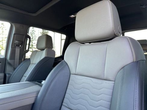 New 2026 Chevrolet Silverado 1500 ZR2 AWD/4WD image 15