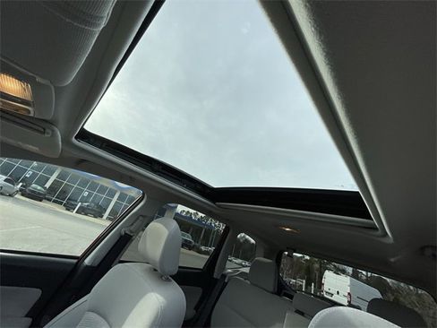 Used 2015 Subaru Forester 2.5i Premium w/ All-Weather Package image 16