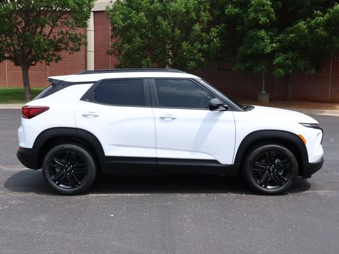 New 2026 Chevrolet TrailBlazer LT w/ Convenience Package FWD image 32
