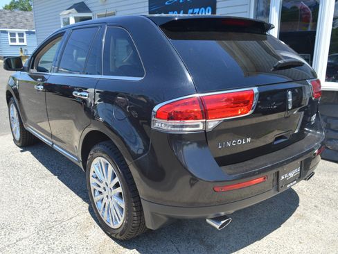 Used 2011 Lincoln MKX AWD w/ 102A Rapid Spec Order Code image 3