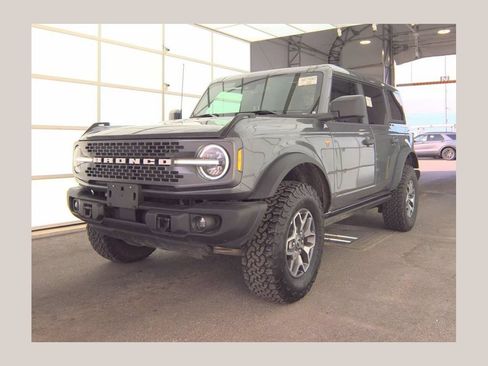Used 2025 Ford Bronco Badlands AWD/4WD image 1