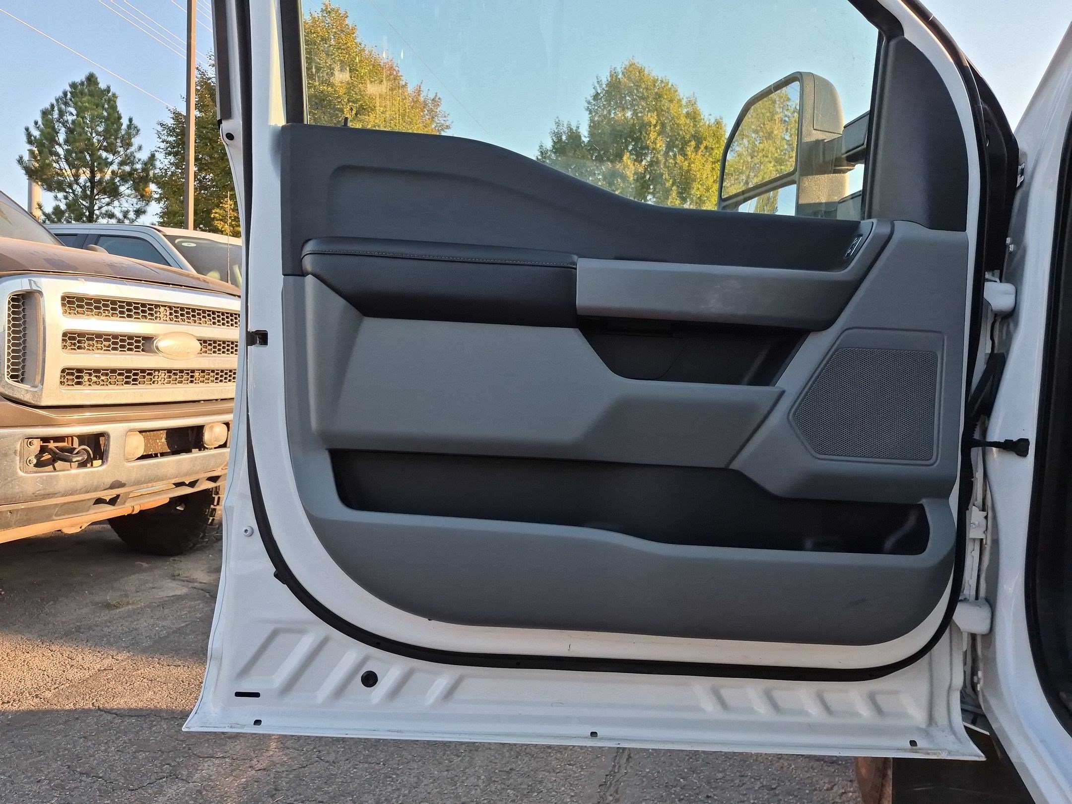 Used 2024 Ford F350 XLT w/ FX4 Off-Road Package AWD/4WD image 15